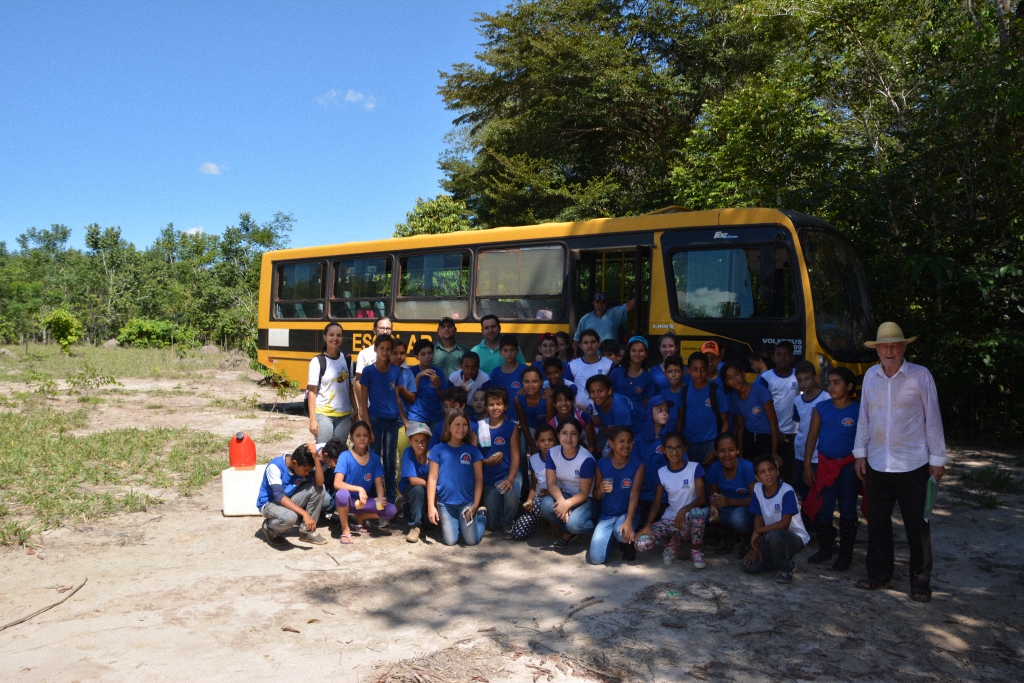 Alunos conhecem áreas reflorestadas nas cabeceiras do rio Xingu